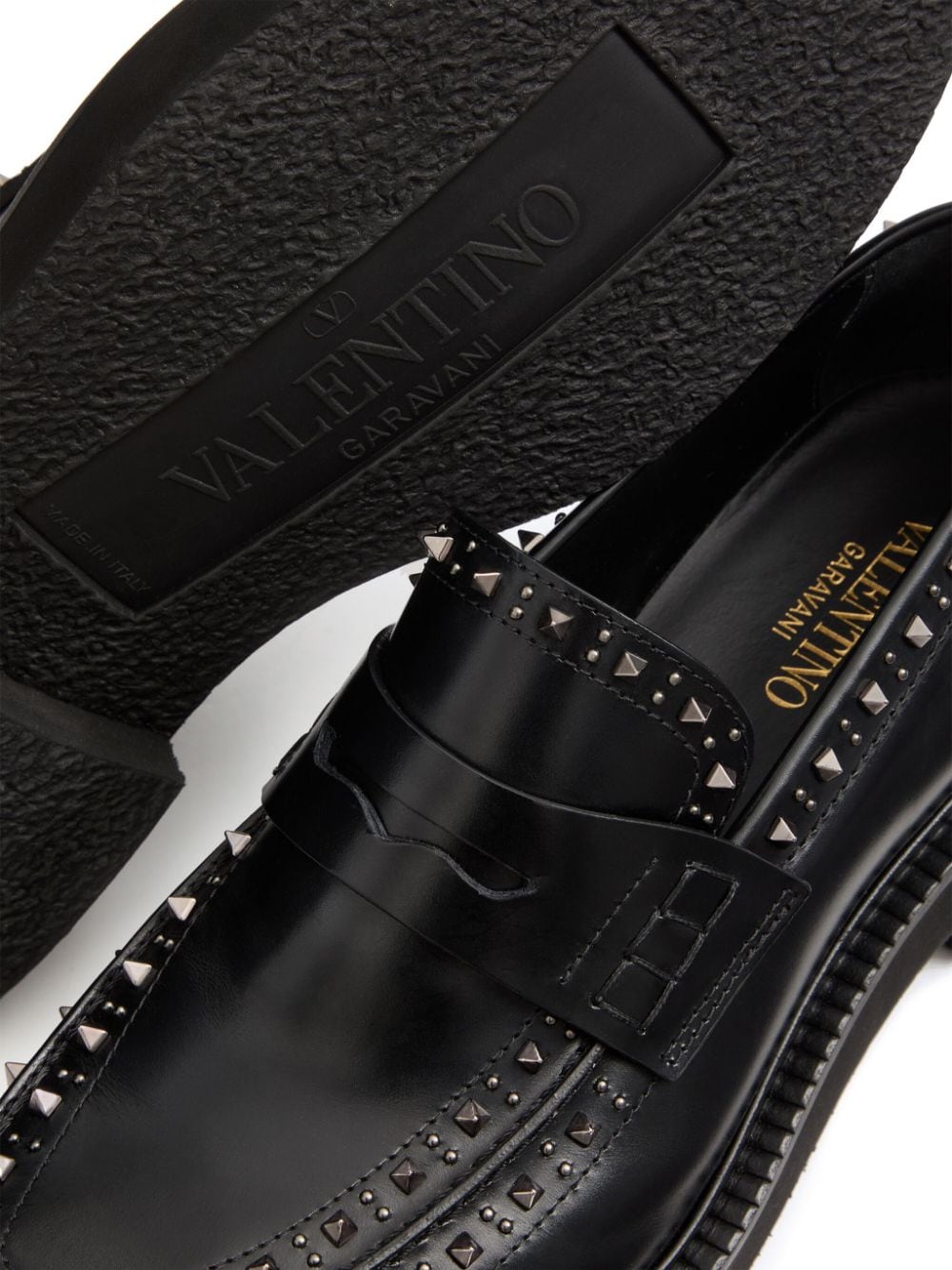 Valentino Garavani Flat shoes Black