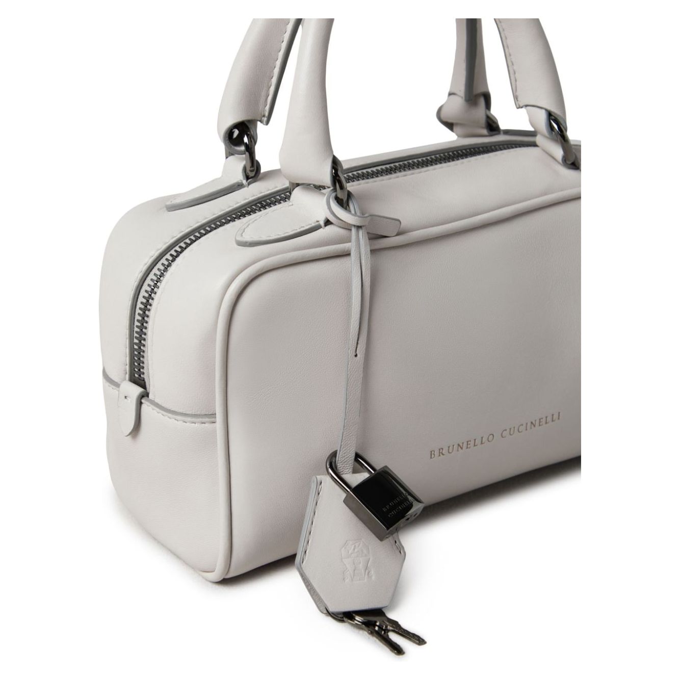 Front view with bag zipped and handles upright.