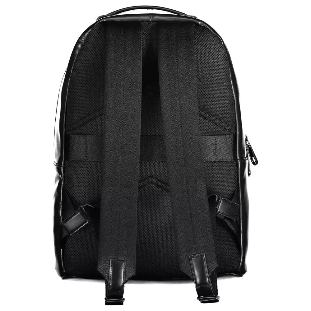 Front view with bag zipped and handles upright.