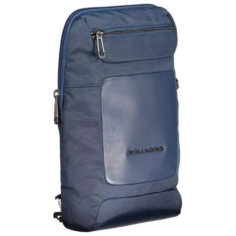 Front view with bag zipped and handles upright.