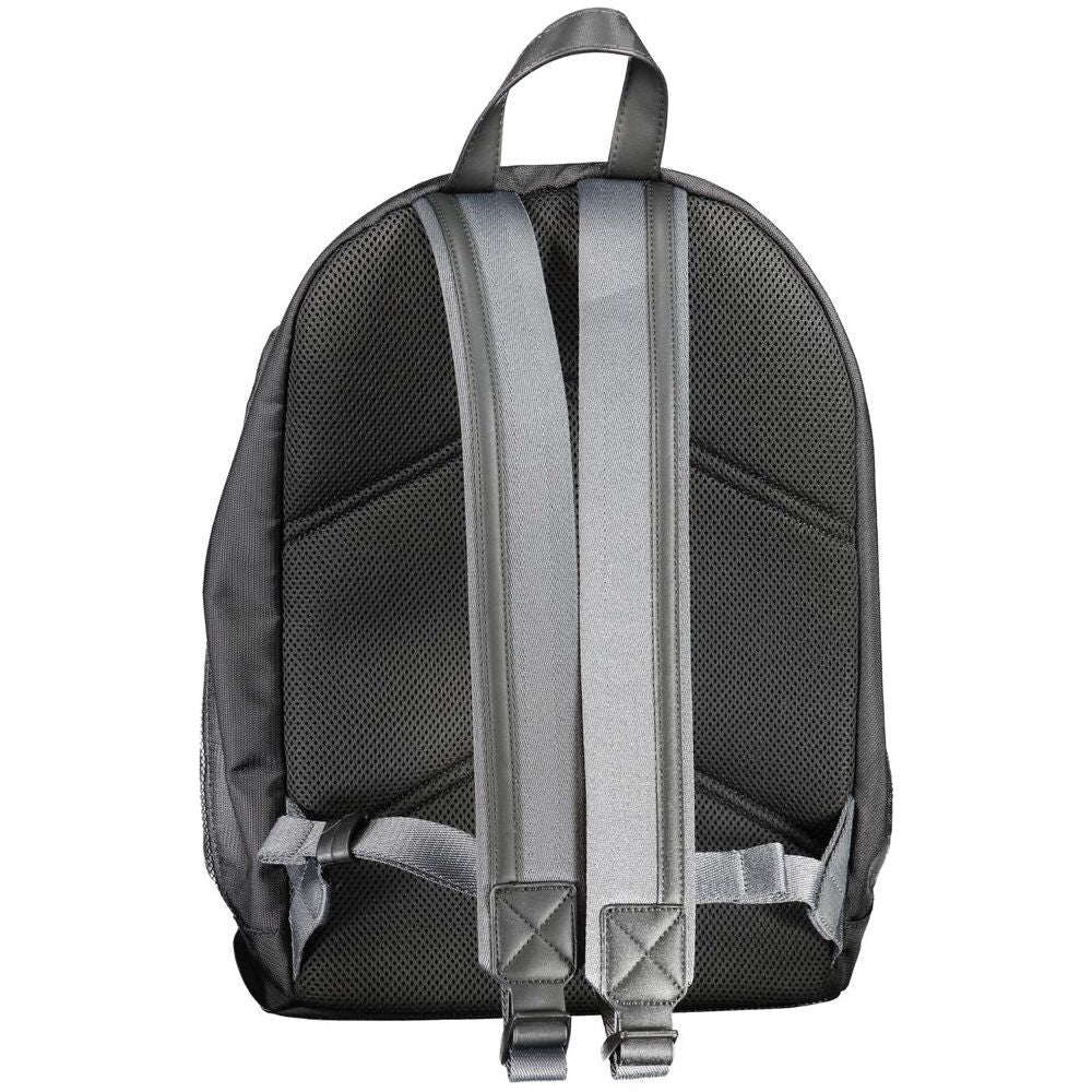 Front view with bag zipped and handles upright.