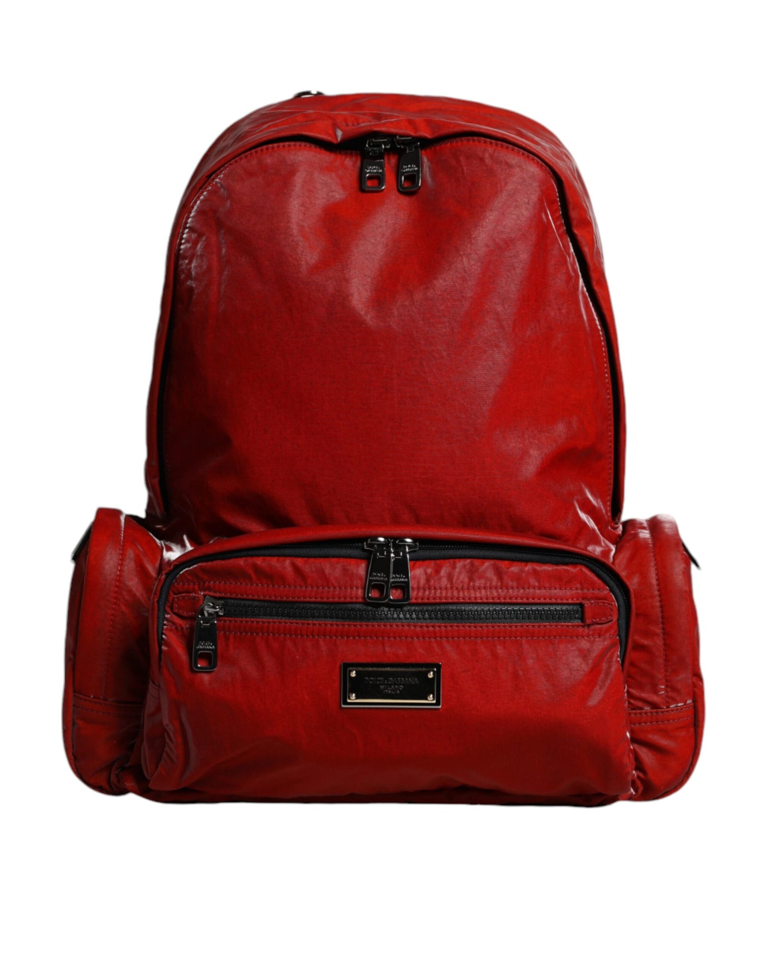 Front view with bag zipped and handles upright.